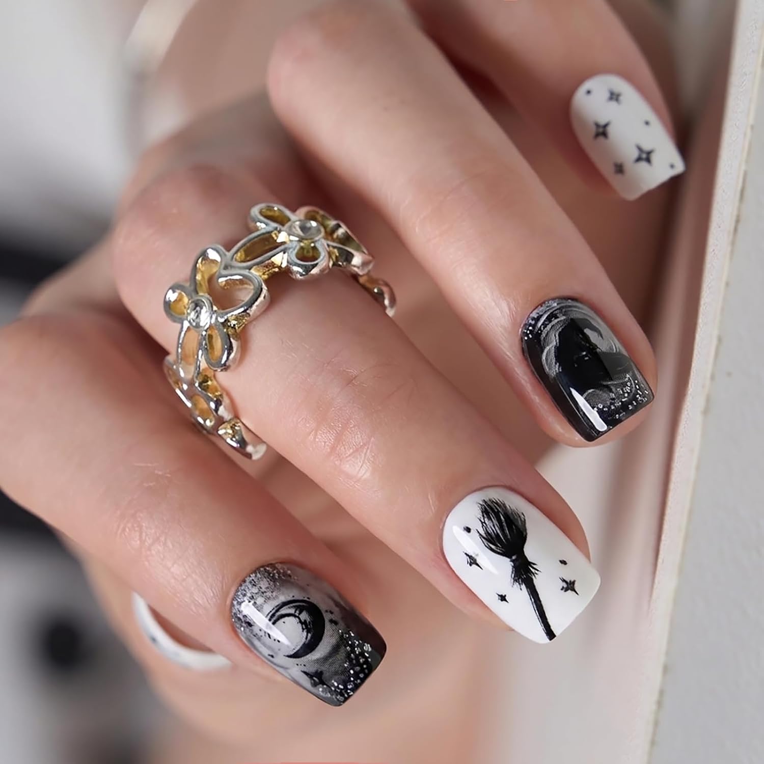 เล็บปลอมแบบกดติดสำหรับฮาโลวีน  - Spider Web Halloween Decoration บทวิจารณ์และราคา